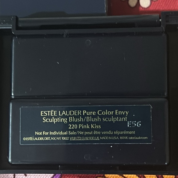 NIB Estee Lauder Pure Color Envy Sculpting Blush Pink Kiss and Bag - Picture 4 of 7